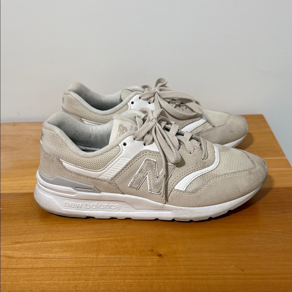 Women’s New Balance 997H Sneakers